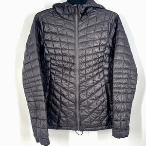 The North Face Women's Thermoball Hooded Puffer Jacket